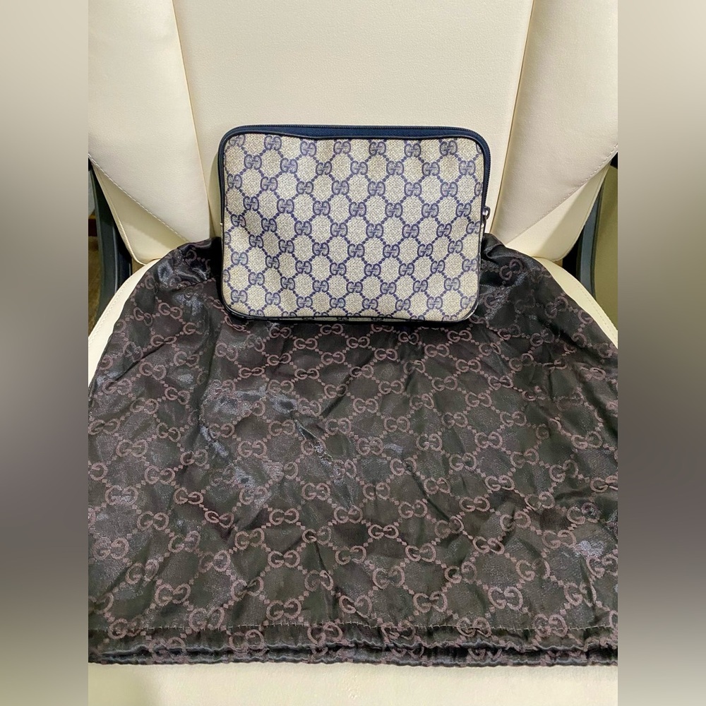 Vintage Gucci cosmetic clutch bag - Picture 10 of 11